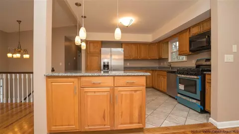 29 Fox Hl, Wallkill, NY 12589 photo 6