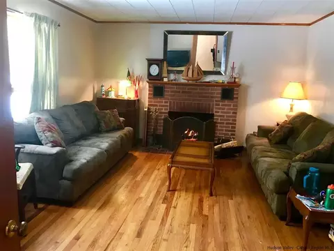 84 Beecher Hl, Wallkill, NY 12589 photo 5