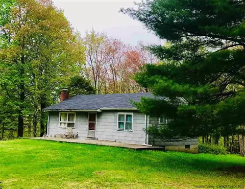 84 Beecher Hl, Wallkill, NY 12589 photo 1