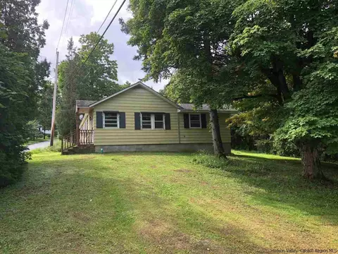 41 Bircher Ave, Poughkeepsie, NY 12601 photo 1