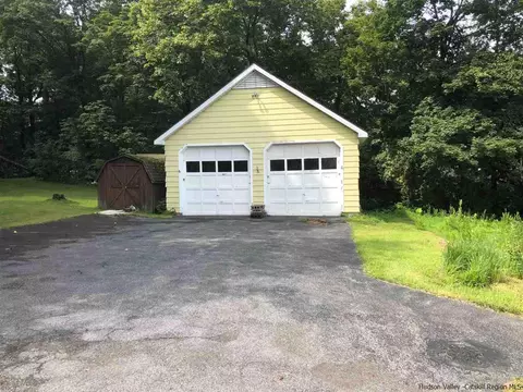41 Bircher Ave, Poughkeepsie, NY 12601 photo 3