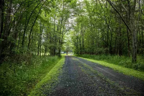 20 S Mountain Rd, Wallkill, NY 12589 photo 2