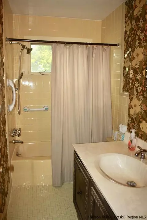 99 Ray Blvd, Poughkeepsie, NY 12603 photo 8
