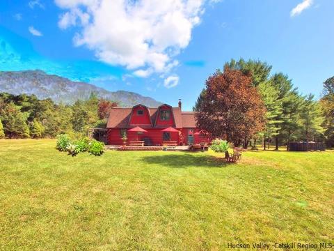 307 Meeker, Wallkill, NY 12589 photo 1