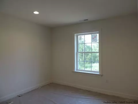 28 Emily Dr, Wallkill, NY 12589 photo 26
