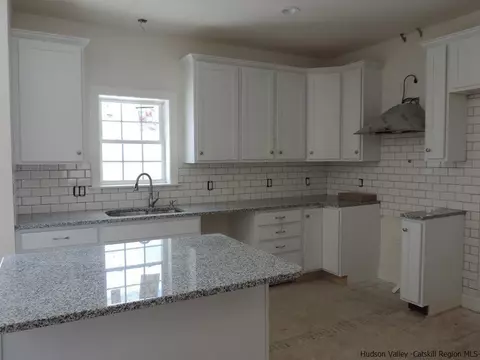 28 Emily Dr, Wallkill, NY 12589 photo 7