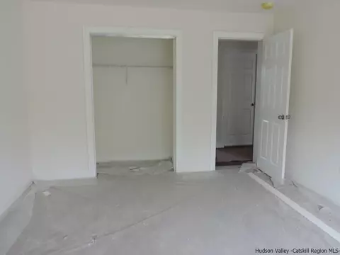 28 Emily Dr, Wallkill, NY 12589 photo 24