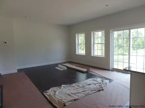 28 Emily Dr, Wallkill, NY 12589 photo 8
