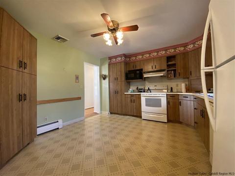 28 Splitree Dr, Wappingers Falls, NY 12590 photo 10
