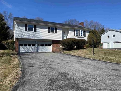28 Splitree Dr, Wappingers Falls, NY 12590 photo 1