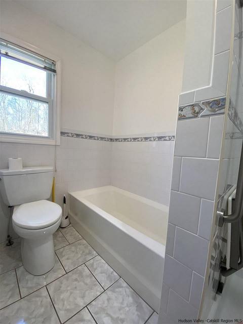 28 Splitree Dr, Wappingers Falls, NY 12590 photo 14