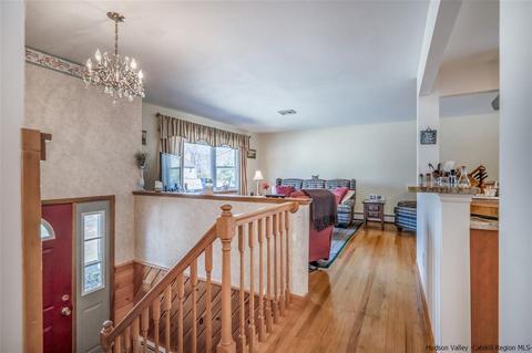 19 Smith St, Red Hook, NY 12571 photo 2