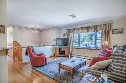 19 Smith St, Red Hook, NY 12571 photo 4