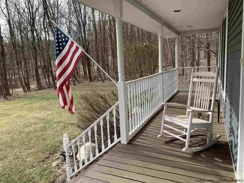 14 Beecher Hl, Wallkill, NY 12589 photo 2