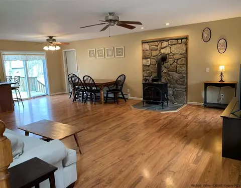 14 Beecher Hl, Wallkill, NY 12589 photo 5