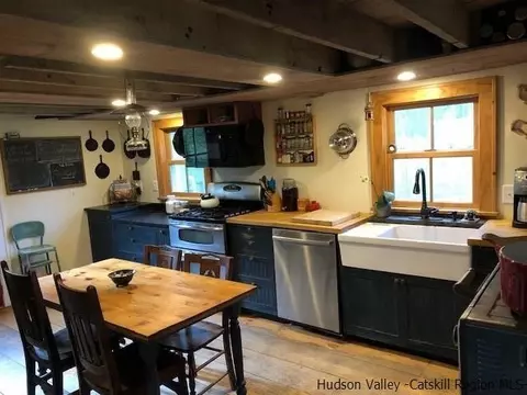 155 Strawridge Rd, Wallkill, NY 12589 photo 5