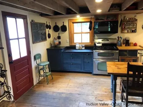 155 Strawridge Rd, Wallkill, NY 12589 photo 6
