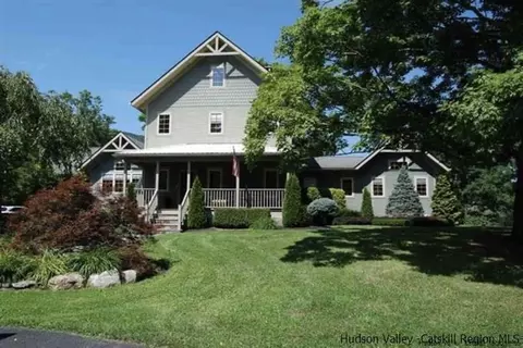 352 S Mountain Rd, Wallkill, NY 12589 photo 1