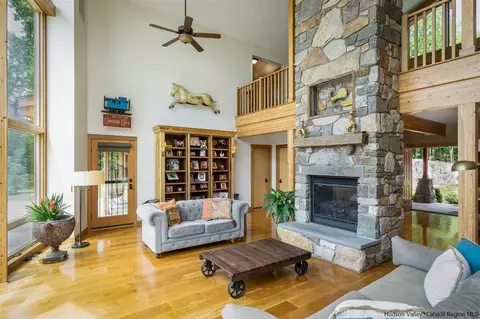 25 Maple Ave, Milton, NY 12547 photo 8
