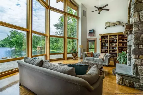 25 Maple Ave, Milton, NY 12547 photo 9