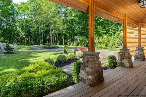 25 Maple Ave, Milton, NY 12547 photo 4