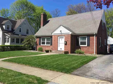 20 Meyer Ave, Poughkeepsie, NY 12603 photo 2