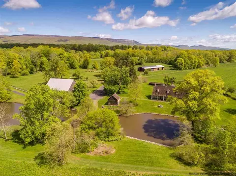 337 Red Mls, Wallkill, NY 12589 photo 2