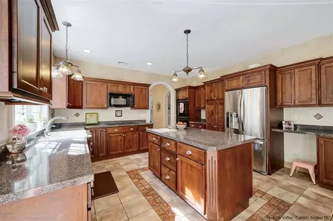 13 Arcadia Dr, Wallkill, NY 12589 photo 13