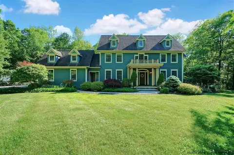 13 Arcadia Dr, Wallkill, NY 12589 photo 2