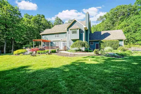 13 Arcadia Dr, Wallkill, NY 12589 photo 3