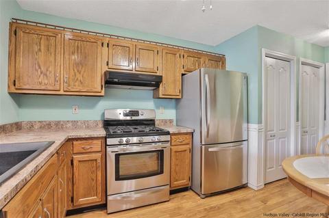 145 Elmcrest Dr, Fishkill, NY 12524 photo 3