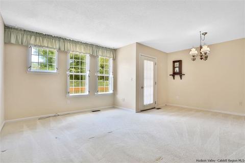 145 Elmcrest Dr, Fishkill, NY 12524 photo 8