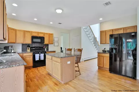 7 Apple Ln, Highland, NY 12528 photo 10