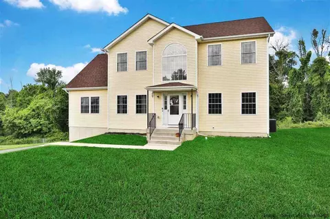 7 Apple Ln, Highland, NY 12528 photo 2