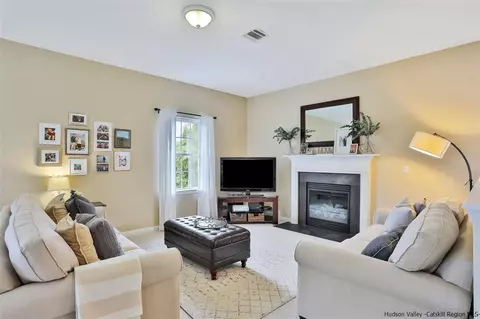 7 Apple Ln, Highland, NY 12528 photo 5