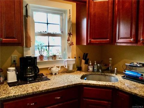 23 Bruyn Tpke, Wallkill, NY 12589 photo 8