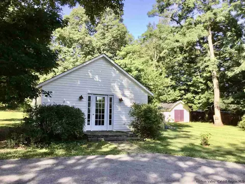 23 Bruyn Tpke, Wallkill, NY 12589 photo 4
