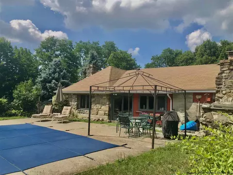 908 Plains Rd, Wallkill, NY 12589 photo 4