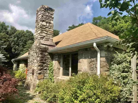 908 Plains Rd, Wallkill, NY 12589 photo 3