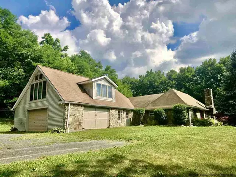 908 Plains Rd, Wallkill, NY 12589 photo 1