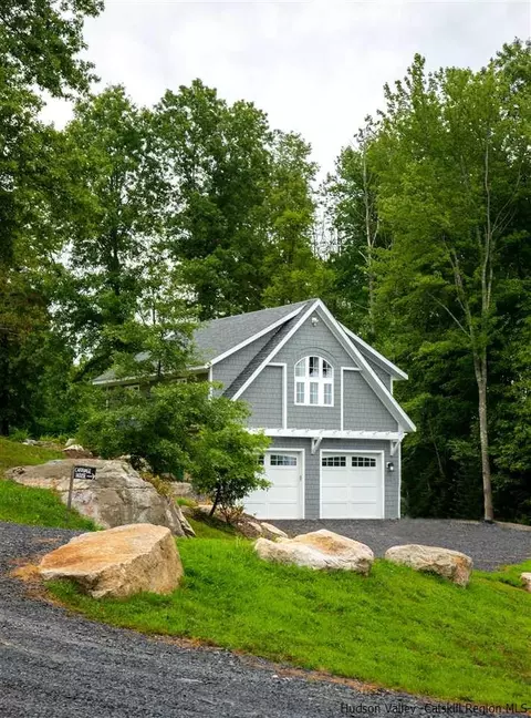 2126 Bruynswick, Wallkill, NY 12589 photo 31