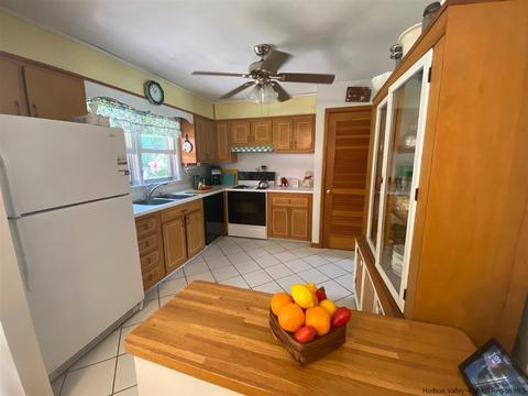 104 Sleight Plass Rd, Poughkeepsie, NY 12603 photo 11