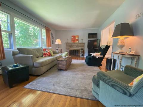 104 Sleight Plass Rd, Poughkeepsie, NY 12603 photo 9