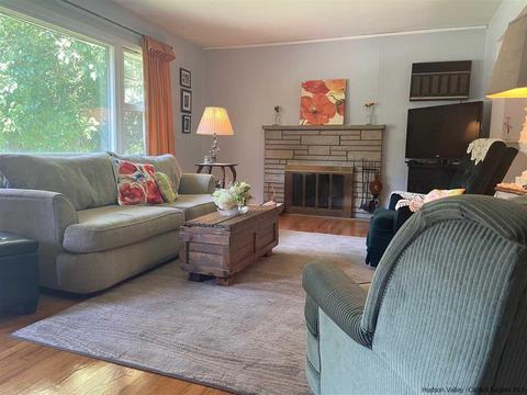 104 Sleight Plass Rd, Poughkeepsie, NY 12603 photo 3