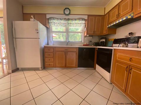 104 Sleight Plass Rd, Poughkeepsie, NY 12603 photo 13