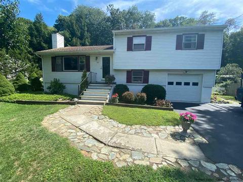 104 Sleight Plass Rd, Poughkeepsie, NY 12603 photo 1