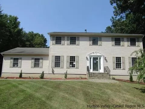18 Hasbrouck Dr, Wallkill, NY 12589 photo 1