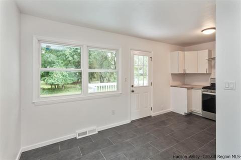 24 Cornell Ave, Red Hook, NY 12571 photo 8