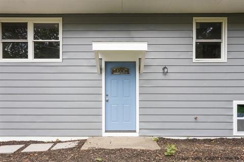 24 Cornell Ave, Red Hook, NY 12571 photo 2
