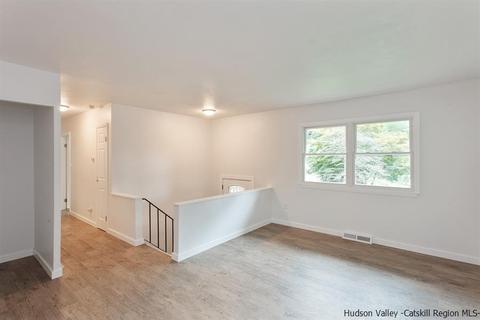 24 Cornell Ave, Red Hook, NY 12571 photo 5